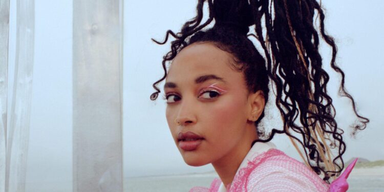 Meet Rimon: The Eritrean Singer Blurring the Lines Between R&B and Alternative Music – EBONY Magazine