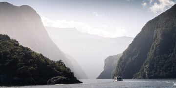 Review: Oceania Cruises’ Riviera – TravelAge West