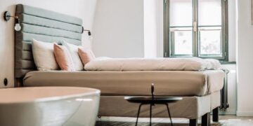 Bulgaria’s Hotel Sector Faces Workforce Shortages and High Taxes Ahead of 2025 Season – Novinite.com