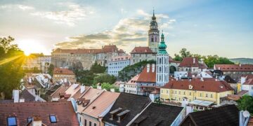 US Urges Eastern Europe to Split From EU Energy Transition Aims – Bloomberg.com