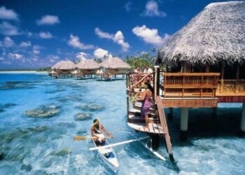 How To Honeymoon In Tahiti – SURFER Magazine