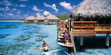 How To Honeymoon In Tahiti – SURFER Magazine