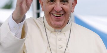 Pope Francis laid to rest after tens of thousands attend Vatican funeral – Al Jazeera