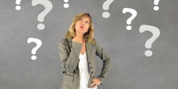 Mark Zuckerberg sends superyacht to Tahiti as “world’s most radical boy” signals intent to conquer Teahupo’o! – BeachGrit