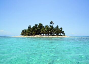 Reason people won’t live on remote ‘paradise island’ where Brits can move for free – LADbible