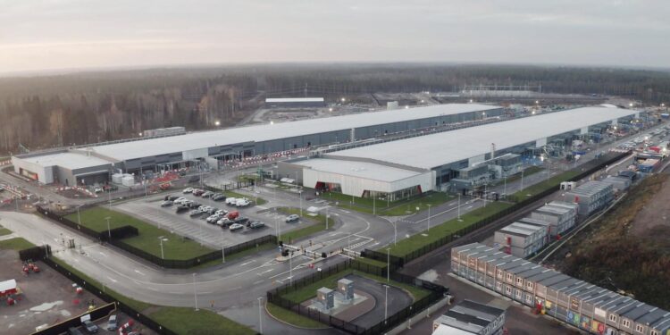 Three arrests in £3m fraud probe involving Microsoft data center in the Netherlands – Data Center Dynamics