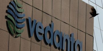 Vedanta Weighs Zambia Copper IPO to Fund $1 Billion Investment – Bloomberg.com