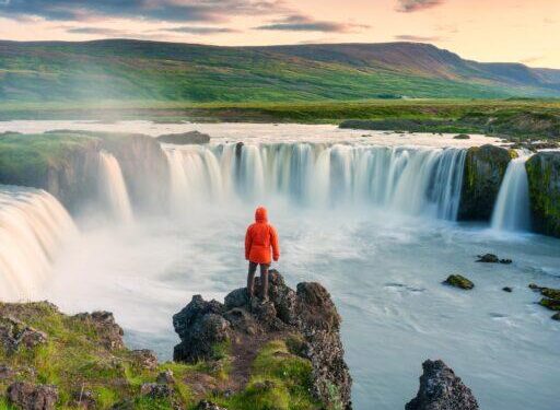 VÆB: 10 Facts about Iceland’s Eurovision 2025 singers – Wiwibloggs