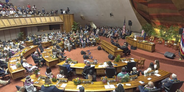 Hawaii lawmakers OK about 250 bills – Honolulu Star-Advertiser