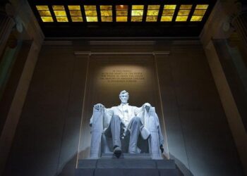 Zambian President Hakainde Hichilema warns sleepy ministers against ‘indulgence’ – BBC