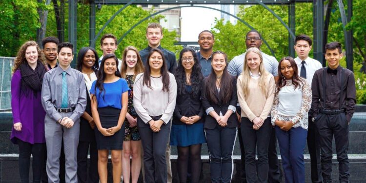 2 Chicago-area college students detained in Denmark after alleged altercation with Uber driver – ABC7 Chicago