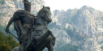 Skanderbeg’s great-grandson comes to Kosovo to celebrate the Albanian hero’s birthday – KosovaPress