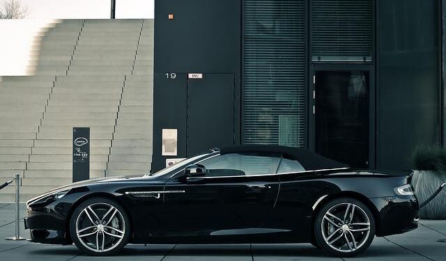 Aston Martin DBX S: A new flagship for the supercar of SUVs – Aston Martin