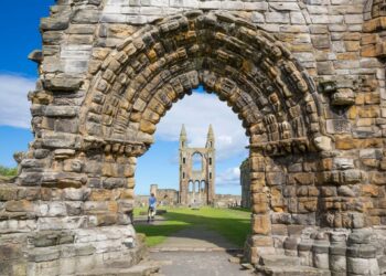 UK’s St Andrews reinstates rector after dismissal for Israel criticism – Middle East Eye