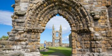 UK’s St Andrews reinstates rector after dismissal for Israel criticism – Middle East Eye