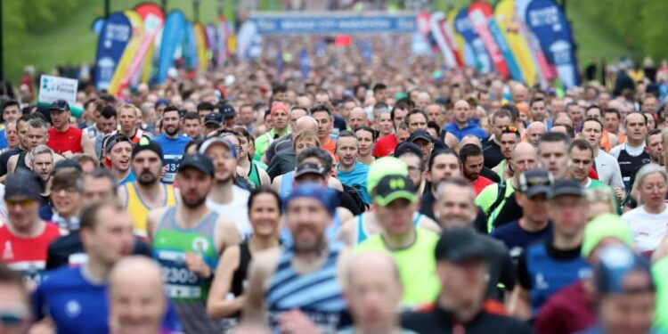 Watch: Belfast City Marathon 2025 LIVE – BBC