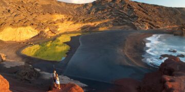 ‘Never going back!’ Brits rage at Spain as chaos on the horizon in Lanzarote and Majorca – Daily Express