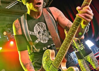 Dregen (Backyard Babies / The Hellacopters) exhibits his art this Saturday in Sweden – Chaoszine