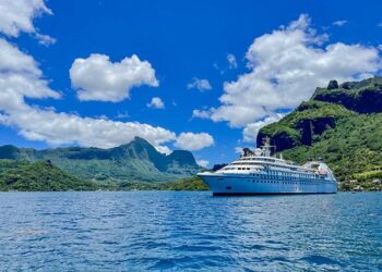 Cruising Tahiti: A Party in Paradise – Cruising World Magazine