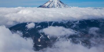 ‘Shining anus’ volcano in Tonga coughs up cloud of smoke during recent eruption — Earth from space – Live Science