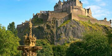 Scotland temperature nudges 25C on hottest day of the year – BBC