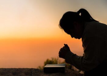 Praying for Our New Holy Father (Family Rosary Across America) – Relevant Radio