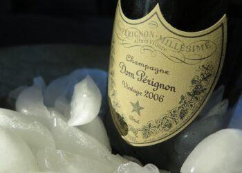 Italian Etiquette for Traveling Food Lovers, From Ordering Coffee to Asking for the Check – Food & Wine