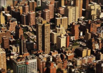 Inside Port Glasgow’s abandoned Clune Park estate – BBC