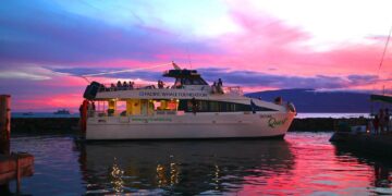 I traveled to the middle of the Pacific Ocean to have dinner with an entire country of 50 people – mic.com