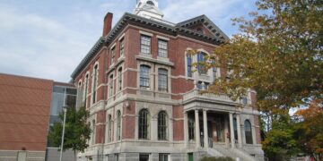 Knox County teacher, coach facing multiple statutory rape charges, Knoxville police say – WVLT