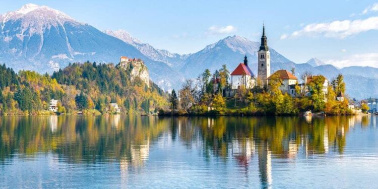 Slovenia probes disappearance of latest Melania Trump statue – France 24