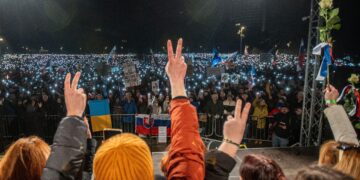 Tens of thousands protest in Slovakia over pro-Russia policies of populist leader Fico – AP News