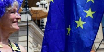 Thousands join a pro-EU rally in Romania’s capital as pivotal presidential runoff looms – AP News