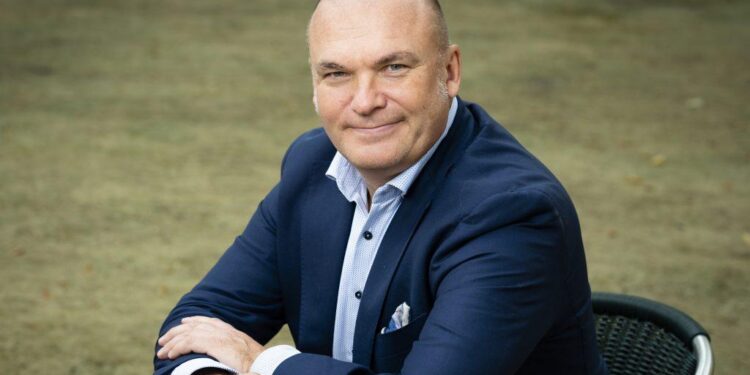 Guest lecturer Tuomas Forsberg explains Finland and Sweden’s membership in NATO – dailyuw.com