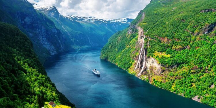 Norway’s Princess Ingrid Alexandra moves to Sydney for university – BBC