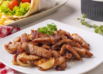 Born in Greece, the Gyros’ Spinning American Soul Belongs to Chicago – WTTW