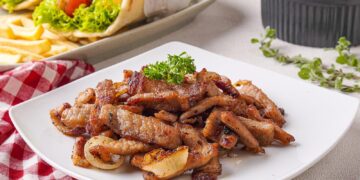 Born in Greece, the Gyros’ Spinning American Soul Belongs to Chicago – WTTW