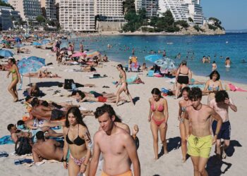 British tourist killed and their partner is seriously ill after falling from jet ski they were riding in the s – Daily Mail