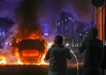 Six arrests made as trouble spreads across NI on second night of Ballymena violence – Belfast Telegraph
