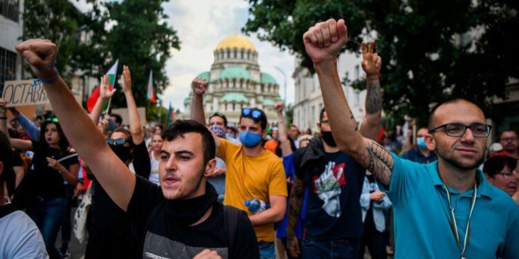 Evacuation Underway: Bulgarian Citizens to Leave Israel as Embassy Halts Services – Novinite.com