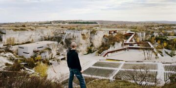 Wagnermania: Flying Dutchman on a monumental set in a quarry in Austria – MSN
