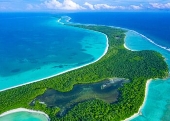 UK agrees to hand the Chagos Islands to Mauritius in a deal it says protects a key US base – AP News