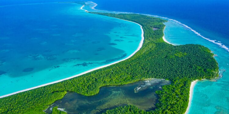 UK agrees to hand the Chagos Islands to Mauritius in a deal it says protects a key US base – AP News