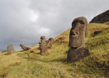 Archaeology mystery: New theory about Easter Island heads could rewrite history of iconic statues – GB News