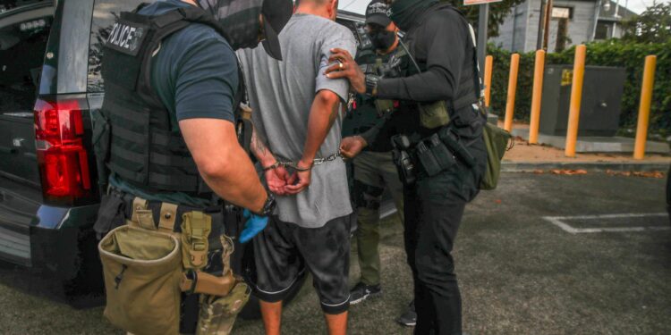 11 ICE Officers Are Stuck In A Shipping Container In Djibouti – HuffPost