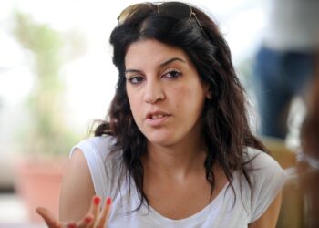 Tunisian girl Abandoned in Karachi After Love Marriage Ends in Divorce – Abb Takk News