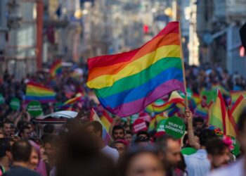 Dozens detained in Turkey during banned Istanbul Pride march – PinkNews