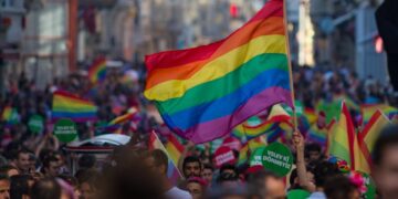 Dozens detained in Turkey during banned Istanbul Pride march – PinkNews