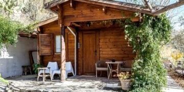 Cabins in Spain: Small-Scale Accommodations in Natural Settings – ArchDaily