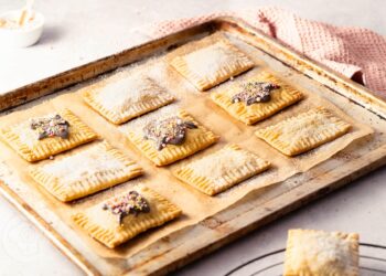 Pop-Tarts Bowl going international: Edible mascots headed to Ireland for Iowa State vs. Kansas State opener – CBS Sports